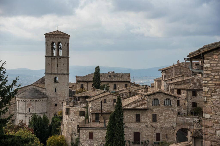 que-ver-en-asis-en-un-dia-assisi-italia